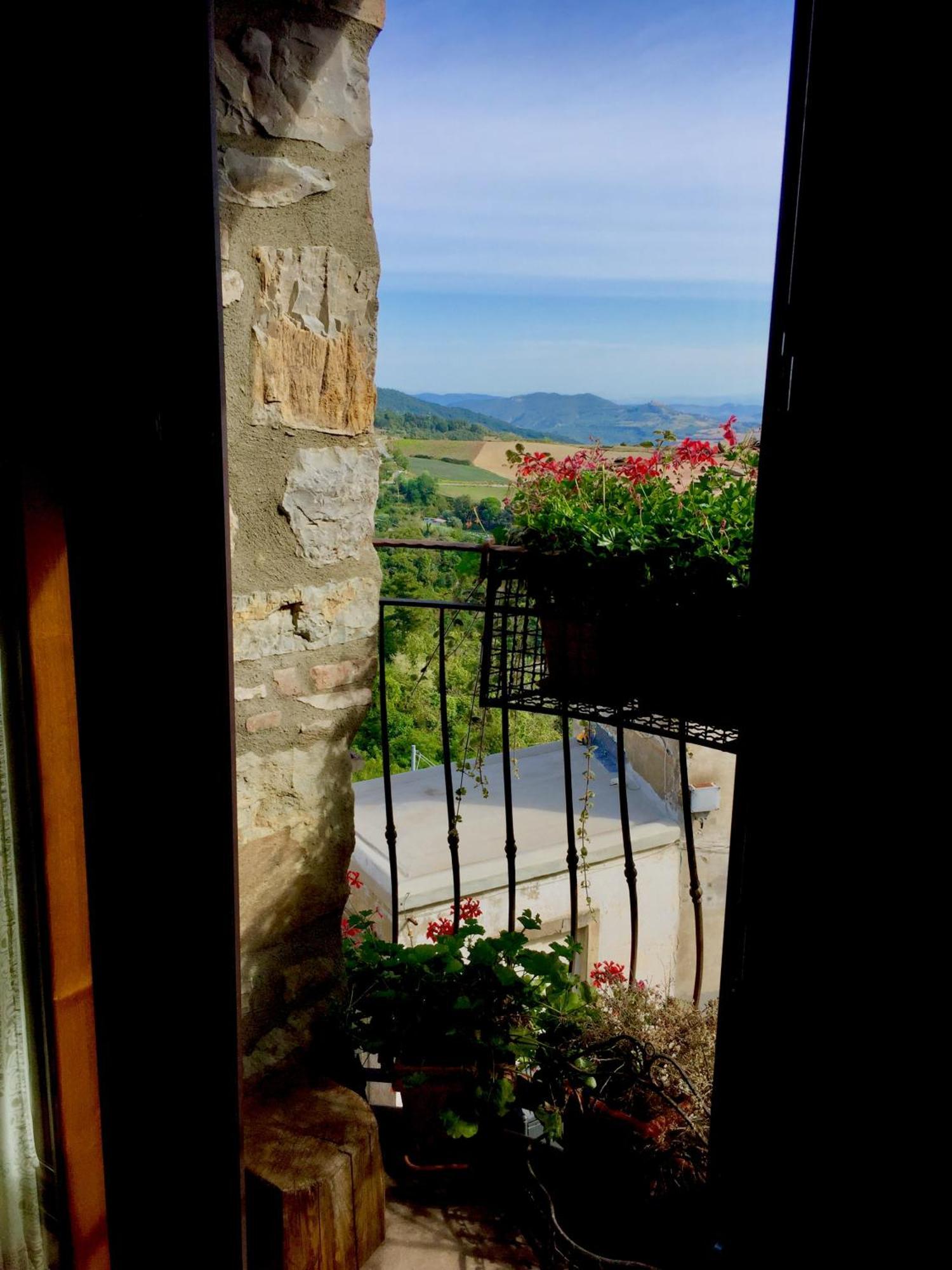 Andante Appartamenti Castelnuovo di Val di Cecina Εξωτερικό φωτογραφία