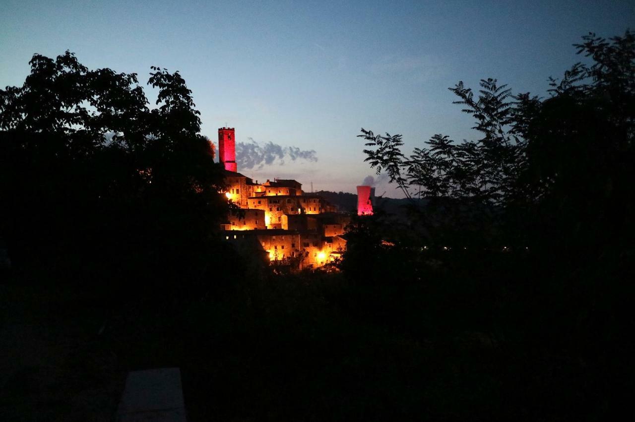 Andante Appartamenti Castelnuovo di Val di Cecina Εξωτερικό φωτογραφία